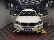 廈門睿擇寶馬X5加裝九色氛圍燈+M方向盤