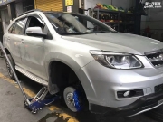 广州-比亚迪s6升级改装刹车制动系统 现场作业