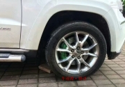 大切諾基升級(jí)改裝BREMBO前六后四剎車套件，制動(dòng)完美升級(jí)。