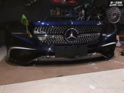 奔馳新E級(jí)升級(jí)AMG包圍。萬(wàn)國(guó)表，旋轉(zhuǎn)高音