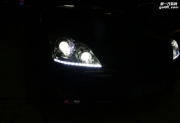 豐田皇冠原車的燈光太暗，進行燈光升級海拉5雙光透鏡及...