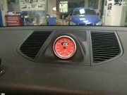 深圳奧美名車升級 保時捷Macan改裝紅色秒表