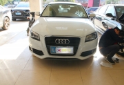 奧迪Q7燈光不夠亮，升級(jí)Q5雙光透鏡氙氣燈加強(qiáng)夜間行車安全
