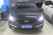 上海現(xiàn)代索塔納9改車燈藍定制透鏡氙氣大燈加惡魔眼