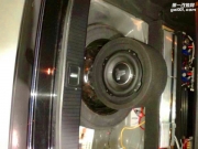 奔驰E300汽车音响改装捷力10TW3低音 潍坊成功音响改装