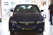 佛山汽車改燈_06款?yuàn)W德賽改燈_總成上換海拉5飛利浦氙氣燈
