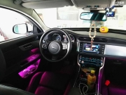 深圳奥美名车升级 捷豹XF改装8色自由呼吸灯氛围灯