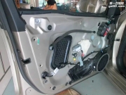 為愛車換副新嗓子 濰坊奧迪A6L汽車音響改裝勁浪PS165