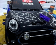 新鄉(xiāng)貼改色膜。迷你cooperS車衣裳水晶藍汽車改色新金泰