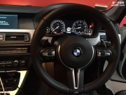 香港寶馬5系523Li 520Li改裝原廠丁字褲M6方向盤(pán)全液晶儀表盤(pán)