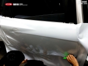 福特福克斯新鄉(xiāng)貼改色膜車衣裳貝殼白新鄉(xiāng)施工案例