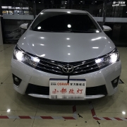 豐田卡羅拉改裝氙氣大燈雙光透鏡，一掃黑暗重現(xiàn)光明！