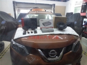 日產(chǎn)奇駿改裝大能隔音加美國霸克汽車音響-捷沃出品