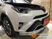 哈爾濱博士達(dá)汽車(chē)音響改裝豐田RAV4 升級(jí)美國(guó)JBL 豐田RAV4原...