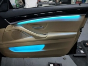 深圳專業(yè)改裝寶馬5系改裝360度全景8色氛圍燈