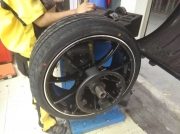 本田思域19寸輪轂上車圖