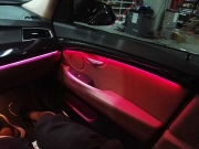 宝马5系GT升级八色氛围灯  效果非常漂亮