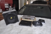 譜寫歡樂 湖州城市先鋒奔馳 E300汽車音響改裝美國KICKER COMP10