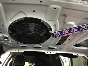 武汉 新款奥迪A4L更换B&O低音炮 根冶原车共振问题 原装BO音响