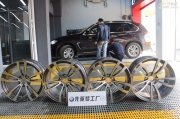 宝马X5改装20寸锻造轮毂倍耐力轮胎