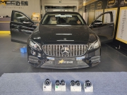 奔馳E級(jí)改裝原廠發(fā)光渦輪出風(fēng)口，香氛負(fù)離子系統(tǒng)