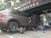 成都極速輪轂旗艦店  寶馬X5 原車18寸 換裝20寸前后配改裝....