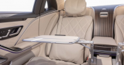迈巴赫S480五座改四座，为老板们的乘坐舒适性提供保障
