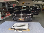 奔馳S400 S450改裝原廠主動式氛圍燈，4D旋轉(zhuǎn)音響