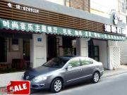 禁不住誘惑、還是給邁騰更換了DVD，外加改裝汽車頭枕屏