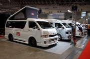 Minivan改裝多功能旅行車 變身商務(wù)旅館