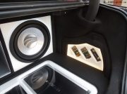 成都【寶馬320li】音響改裝德國彩虹+美國大地震--成都銳馳