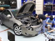 深圳汽車燈光改裝升級：君威改裝Q5雙光透鏡【光速車改】