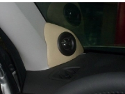 斯巴魯森林人汽車音響升級，偉達汽車改裝專業(yè)施工