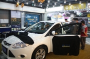 福特?？怂蛊囐N膜 無塵汽車貼膜車間專業(yè)施工