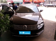 大眾邁騰安裝發(fā)現(xiàn)者高清行車記錄儀-滑屏機