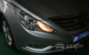 孝感現(xiàn)代索納塔八車燈改裝原廠Q5雙光透鏡 全新歐司朗D1S