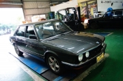 經(jīng)典重現(xiàn) BMW  E28 安裝 DGR 避震器