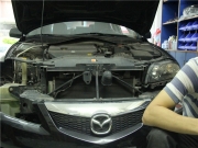 深圳汽車燈光專業(yè)升級：馬自達6改裝Q5雙光透鏡[光速車改]