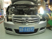 深圳汽車燈光改裝升級：軒逸改裝Q5雙光透鏡【光速車改】