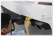 [車身改色膜] 寶馬5系局部碳纖輪轂噴膜施工實(shí)拍