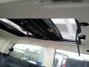 奔驰威霆唯雅诺改装驾驶室天窗和后排天窗