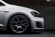 高爾夫7 GTI改裝美國VMRwheels V810鍛造輪轂。