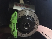 寶馬535li改裝BREMBO GT剎車前六后四，后面做雙卡鉗電子手剎