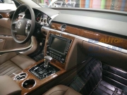 大眾輝騰加裝導航后視軌跡選配前后行車記錄儀