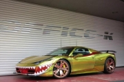 这像法拉利? Ferrari 458 Spider Golden Shark