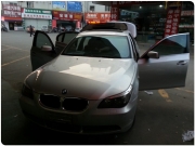 南寧汽車改裝-寶馬5系汽車原車屏升級凱立德手寫導(dǎo)航+倒.....