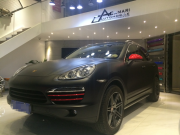 保時(shí)捷卡宴亞光黑車身改色