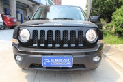 JEEP自由客改加寶馬款高亮光導(dǎo)天使眼，霸氣十足