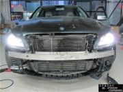 【北京盛光改燈】奔馳C180老款升級(jí)新款智能隨動(dòng)氙氣大燈...