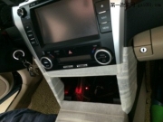凱美瑞倒模加裝建伍藍牙CD主機實現(xiàn)雙主機